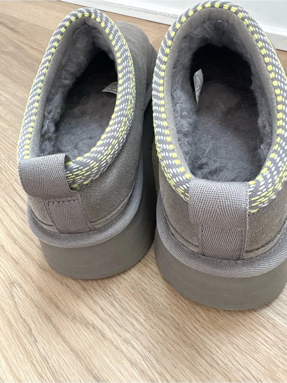 Koolaburra by UGG Gray Platform Clogs Slippers 8 EU 39